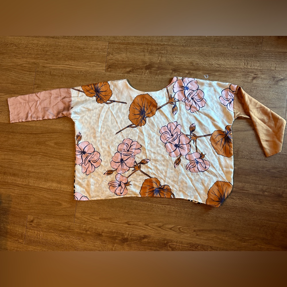 La Prestic Ouiston Silk Top